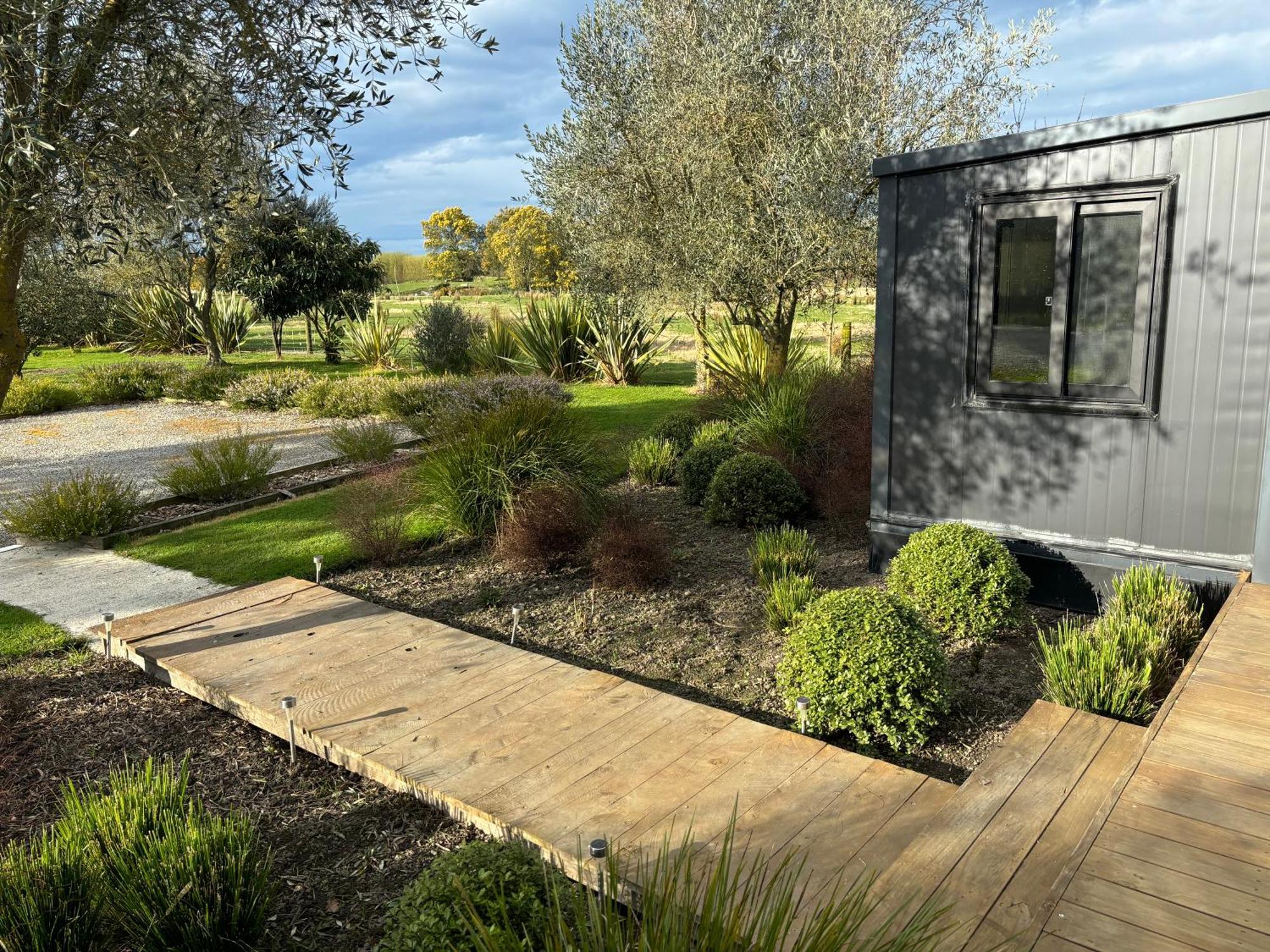 Adorable Little Container House Apartment Hastings Exterior photo